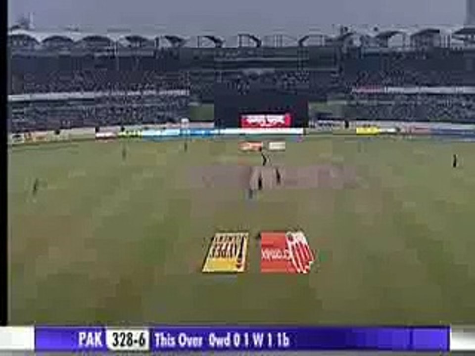 Misbah ul haq Funniest Shot ever in Cricket