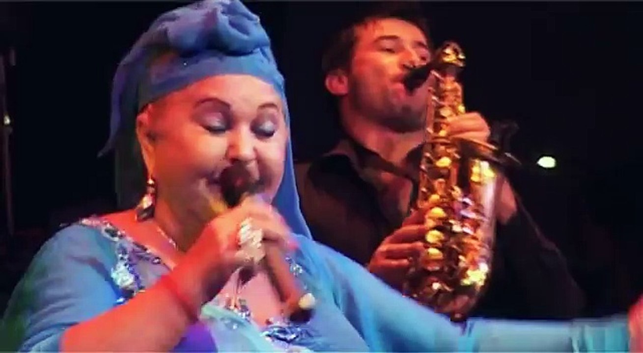 THE GYPSY QUEENS & KINGS feat. MAHALA RAI BANDA & ESMA REDZEPOVA
