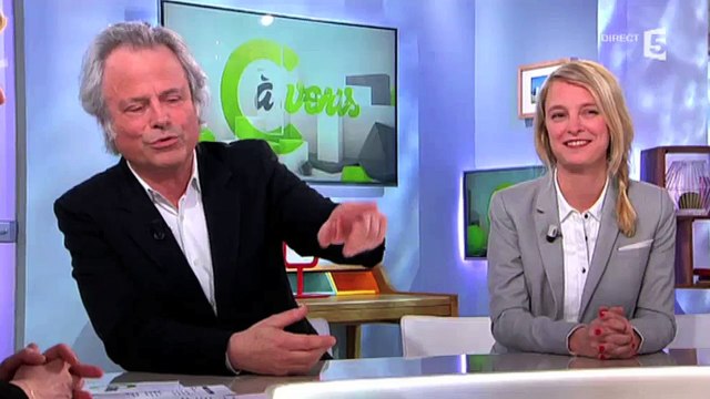 Franz-Olivier Giesbert découpe sa carte de presse à son tour