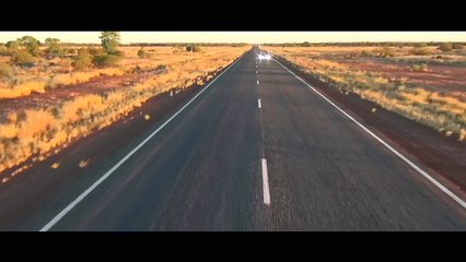 Record en Porsche 918 Spyder à 350 km/h dans l'outback