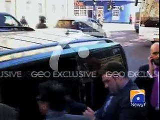 Altaf Hussain arrives at central London police station ( 14/04/2015)