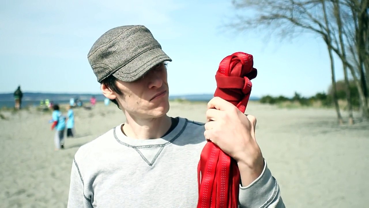 HOWTO setup a slackline using the 4 carabiner primitive method