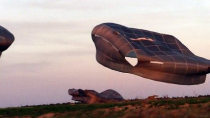 US and UK paratroopers perform joint exercise