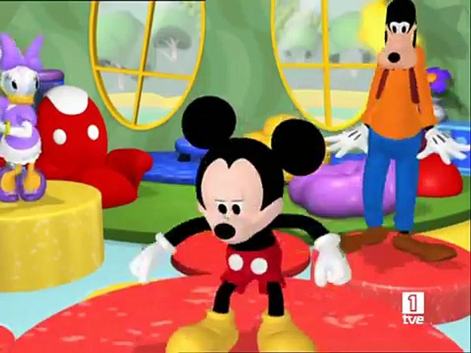 Mickey Mouse hot dog en español