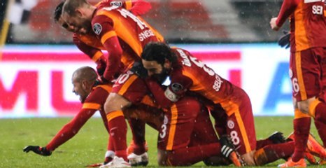 Galatasaray'da Melo, Manisaspor Maçının Kadrosuna Alındı