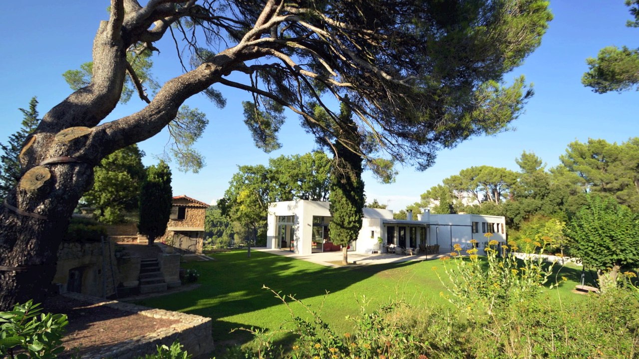 VENTE VILLA contemporaine sur les hauteurs de Aix en Provence - 250 m2