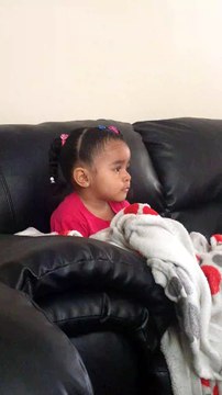 Viktoria regarde Le Roi Lion