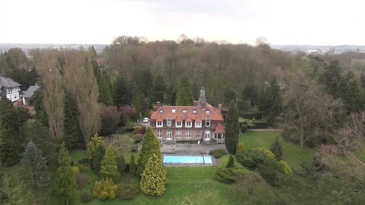 Le Manoir aux loups, oasis verte à Halluin