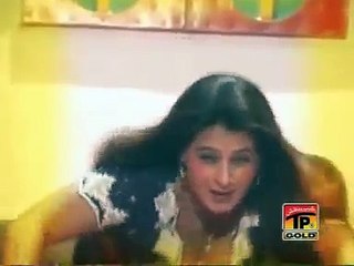 Paki Mujra hot aunty dancing on stage