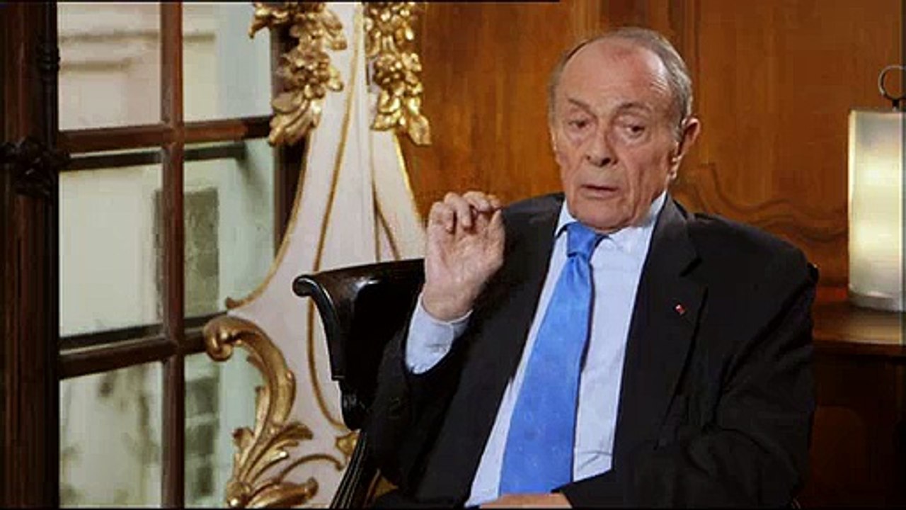 Michel Rocard voit Manuel Valls comme "un de ses enfants"