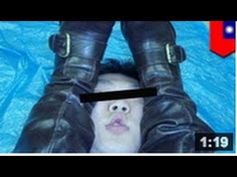 Papier, ciseaux ou pierre? Un acharné choisis les ciseaux