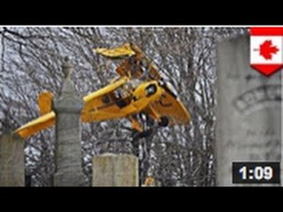 Il essaie de s'écraser dans un cimetière mais se prend un arbre