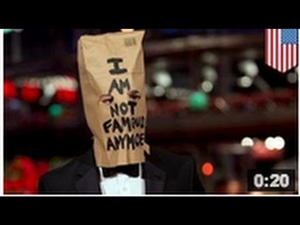 Shia leboeuf pense que les sacs en papiers sont mieux que ceux en plastiques