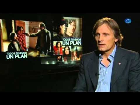 Viggo Mortensen se desdobla en Todos tenemos un plan