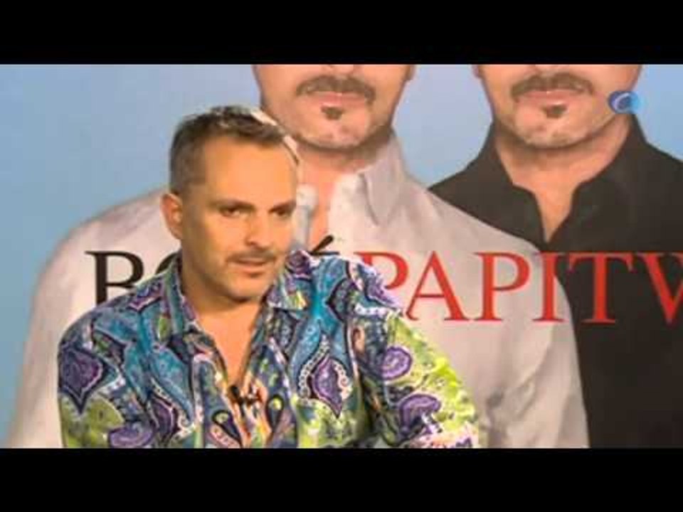 Miguel Bosé ya es "Papito" por partida doble