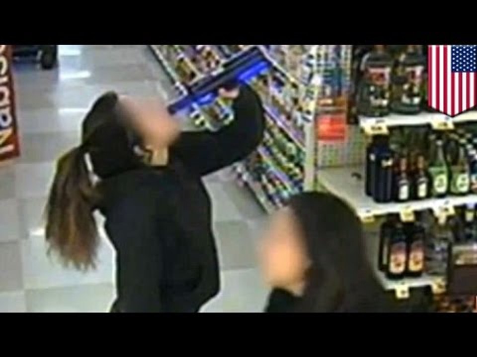 Gang nastoletnich dziewczyn demoluje supermarket