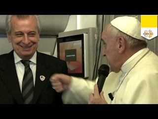 Papież Franciszek komentuje ataki w Paryżu podczas lotu do Filipin