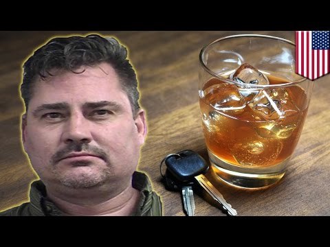 Pijany kierowca potrąca kobietę i jedzie dalej z ofiarą wypadku na dachu