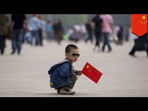 VIDEO: Chinese na bata, hinampas at sinampal ang sarili niyang lola!