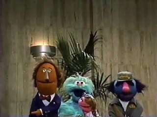 Sesame Street - "I'm the Elephant Elevator Operator!"