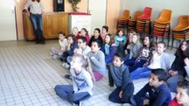 Intervention d'André Minvielle à l'école Ferry de Noyelles-Godault