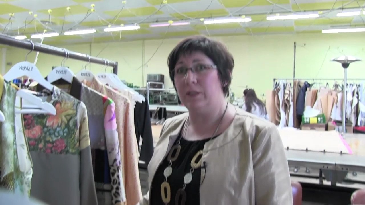 VIDEO. Véronique Got décorée de l'insigne de Chevalier de l'Ordre National du Mérite à Niort.