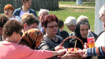 Pomenirea mortilor in sfanta zi de Paste-La cimitirul din Satul Nou, com. Cretesti-Vaslui