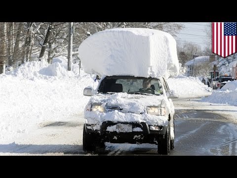 Lake effect storm traps vehicles on highways in New York and Great Lakes region