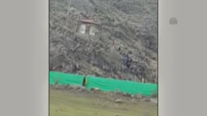 Terör Örgütünün Silahlı Propagandası Kamerada