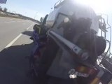 Un cycliste se fait renverser par un camion citerne