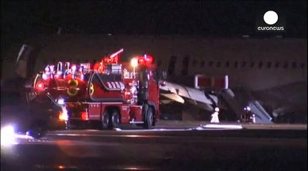 20 جريحا في انحراف طائرة عن مدرجها في غرب اليابان