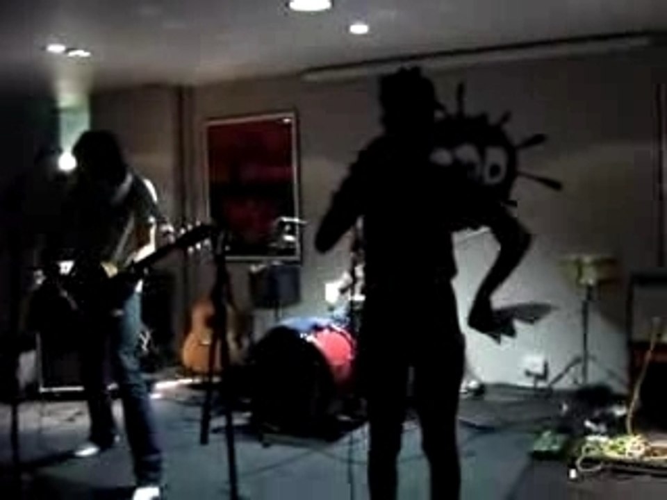 Noisettes I Wanna Dance with Somebody