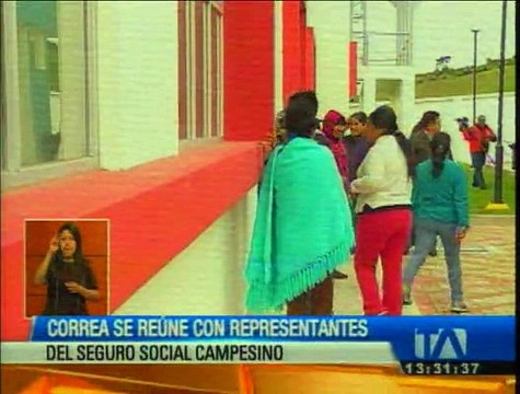 Correa se reúne con representantes del seguro social campesino