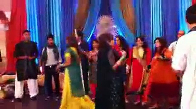 Boys and Girls combine dance in pakistani mehndi