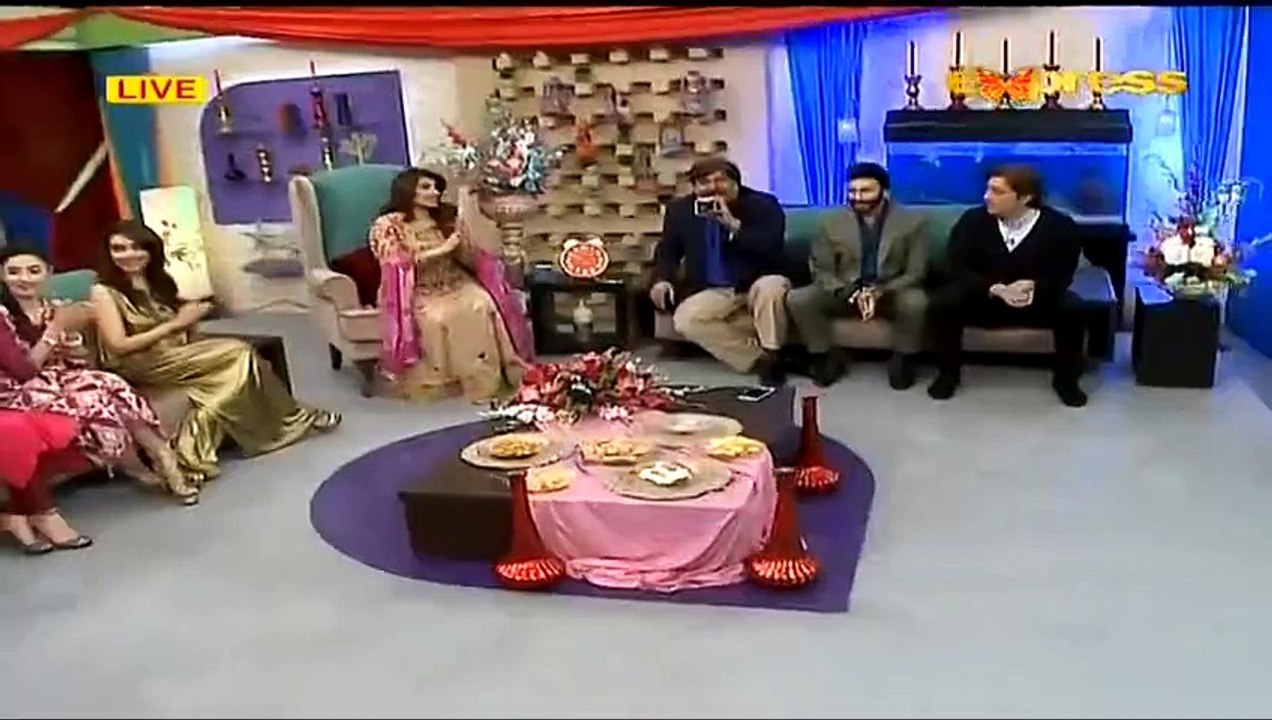 Actor Shabbir Jan Making This Fun Of Javeria Wit