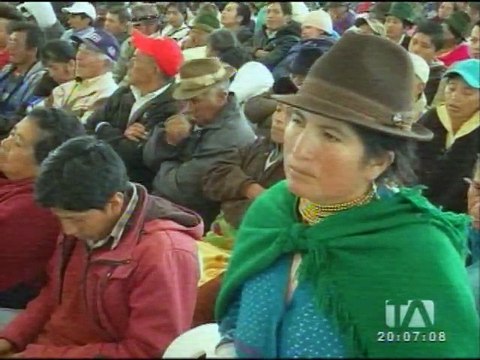 Correa se reunió con representantes del Seguro Campesino