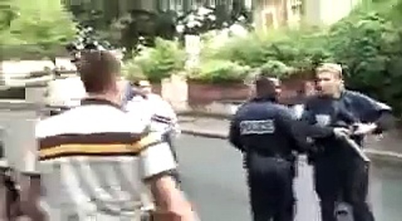 France police raciste ,la banlieue brûle