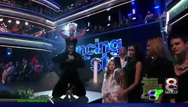 Rumer Willis and Valentin Chmerkovskiy- Samba (Disney Night)