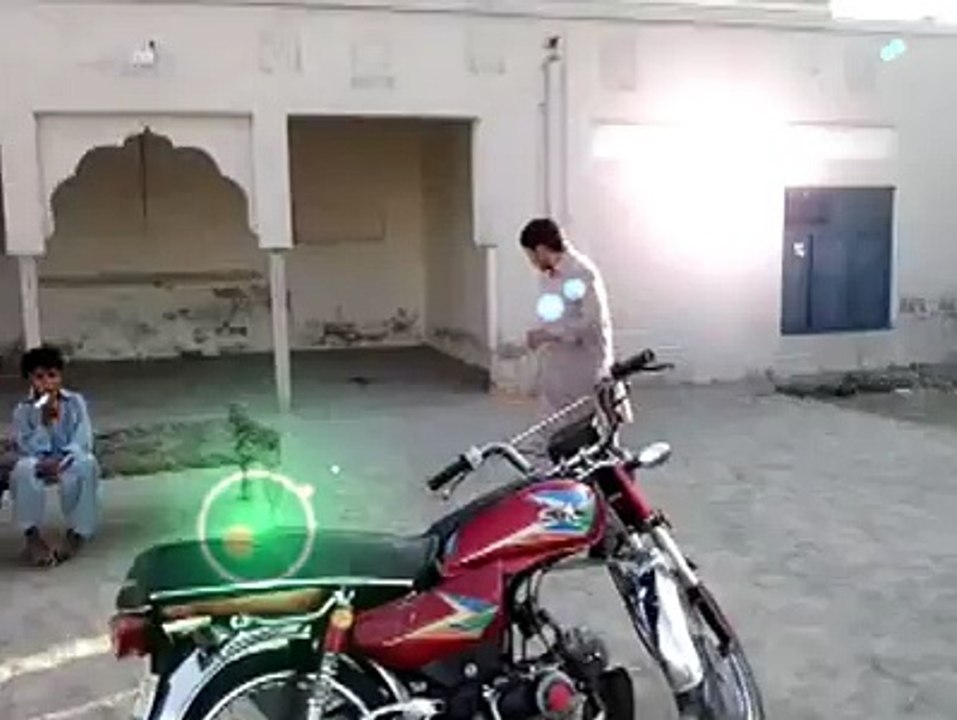 Help me please.(Bike stunt)