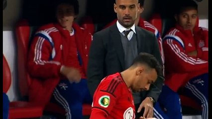 Funny   Guardiola shows off his basketball skills during Bayern Munich s against Bayer Leverkusen