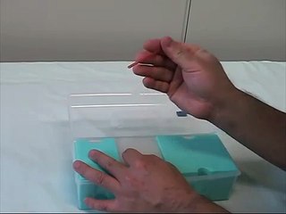 明治鍼灸大学　刺鍼基本トレーニング　片手挿管　Japanese acupuncture technique (1)