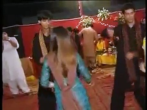 Girls and boys couples dance in Pakistani Shaadi