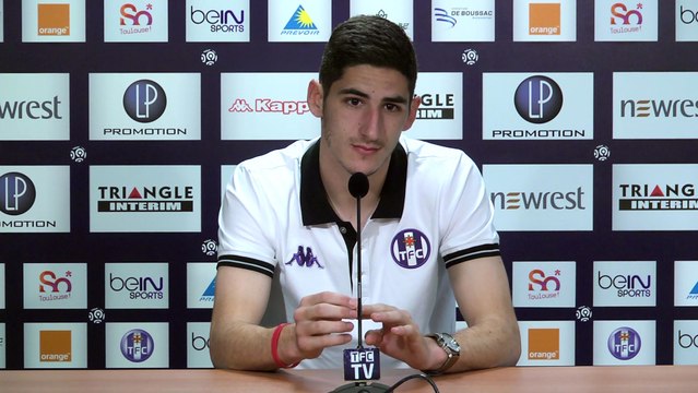 Yann Bodiger en conférence de presse avant Lorient/TFC