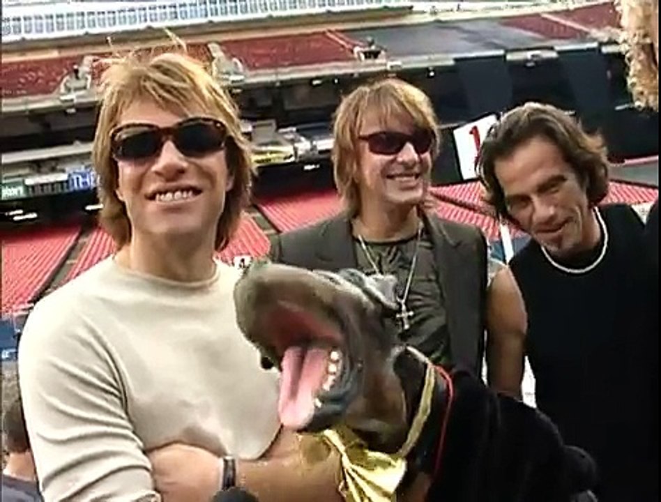 Triumph the Insult Comic Dog at a Bon Jovi concert - Outtakes