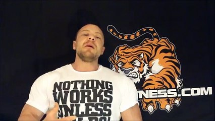 Adding Oats And MCT To My PreWorkout Fat Loss Factor Shake--Ask The Machine