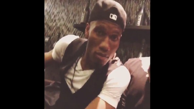 Gradur avec les joueurs de Chelsea Didier Drogba et Eden Hazard !