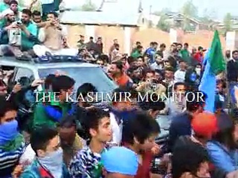 To welcome Hurriyat (G) chairman, Syed Ali Geelani, who returnedfrom New Delhi on Wednesday afternoon, 15/4/2015