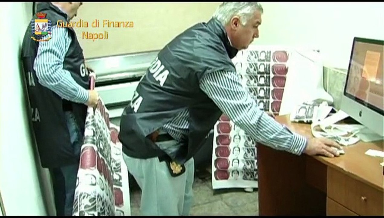 Napoli – Contraffazione di marchi o loghi di artisti, 4 persone in manette (15.04.15)