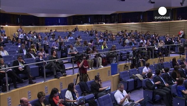 EU probes Google for favouring its own products in search results