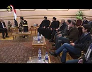 ‫وزير الدفاع الفرنسى يقدم التعازى للبابا تواضروس ويقوم بجولة سياحية بمنطقة أهرامات الجيزة‬